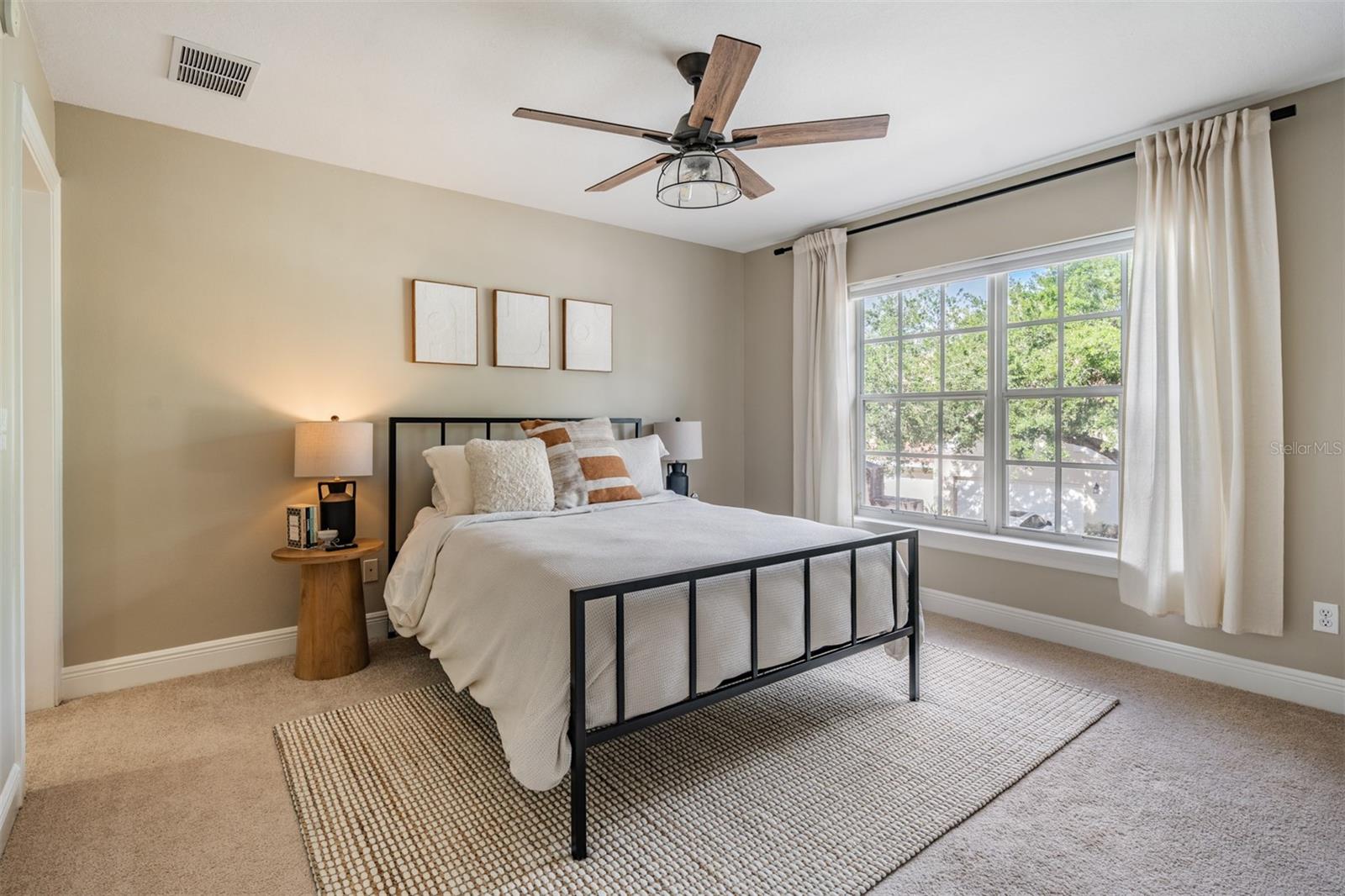 415 BARCELONA DR — photo 29