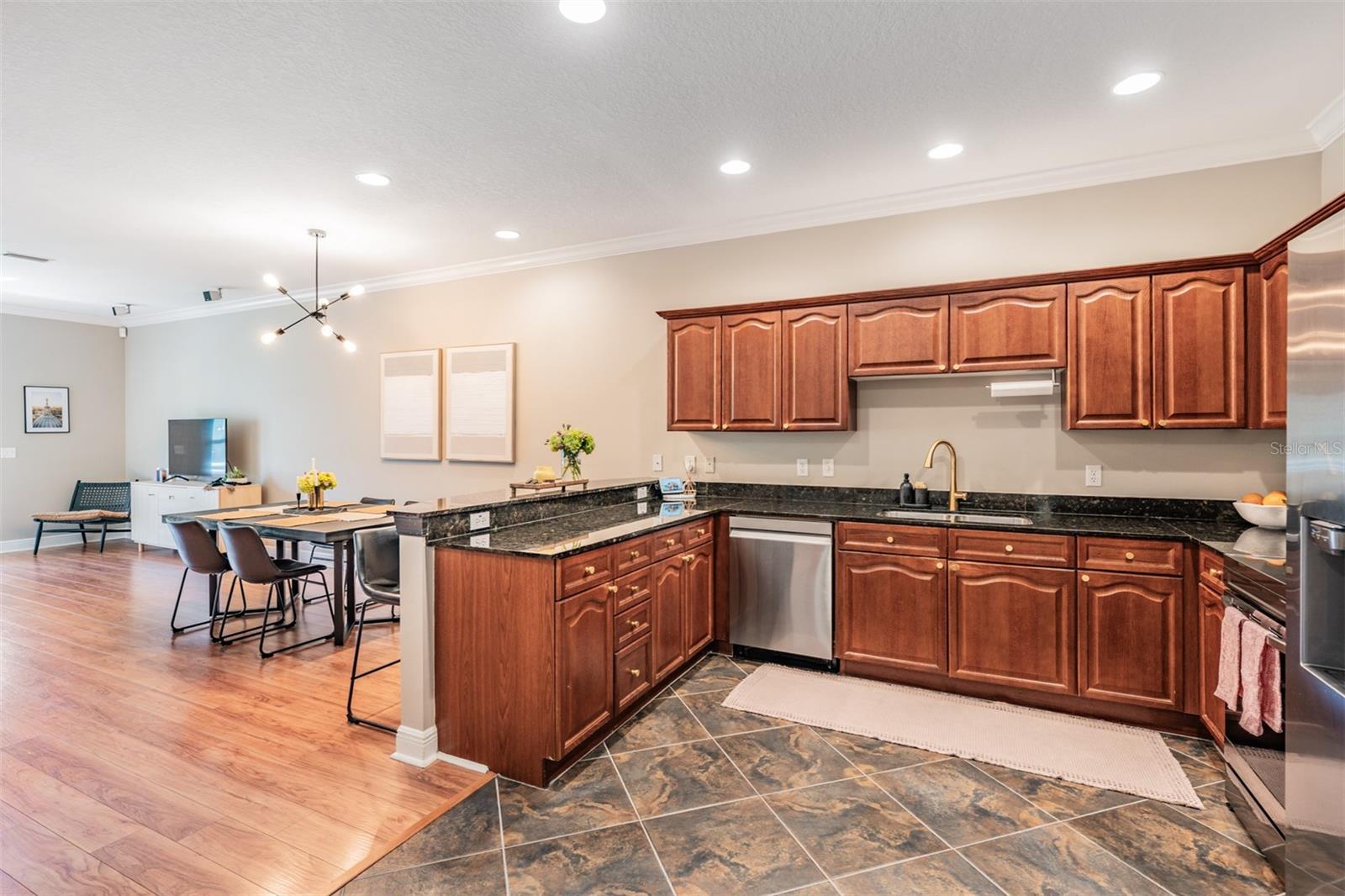 415 BARCELONA DR — photo 16