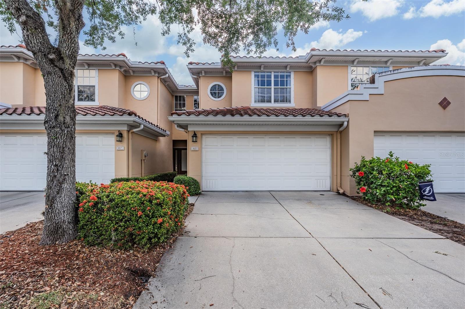 415 BARCELONA DR — photo 35