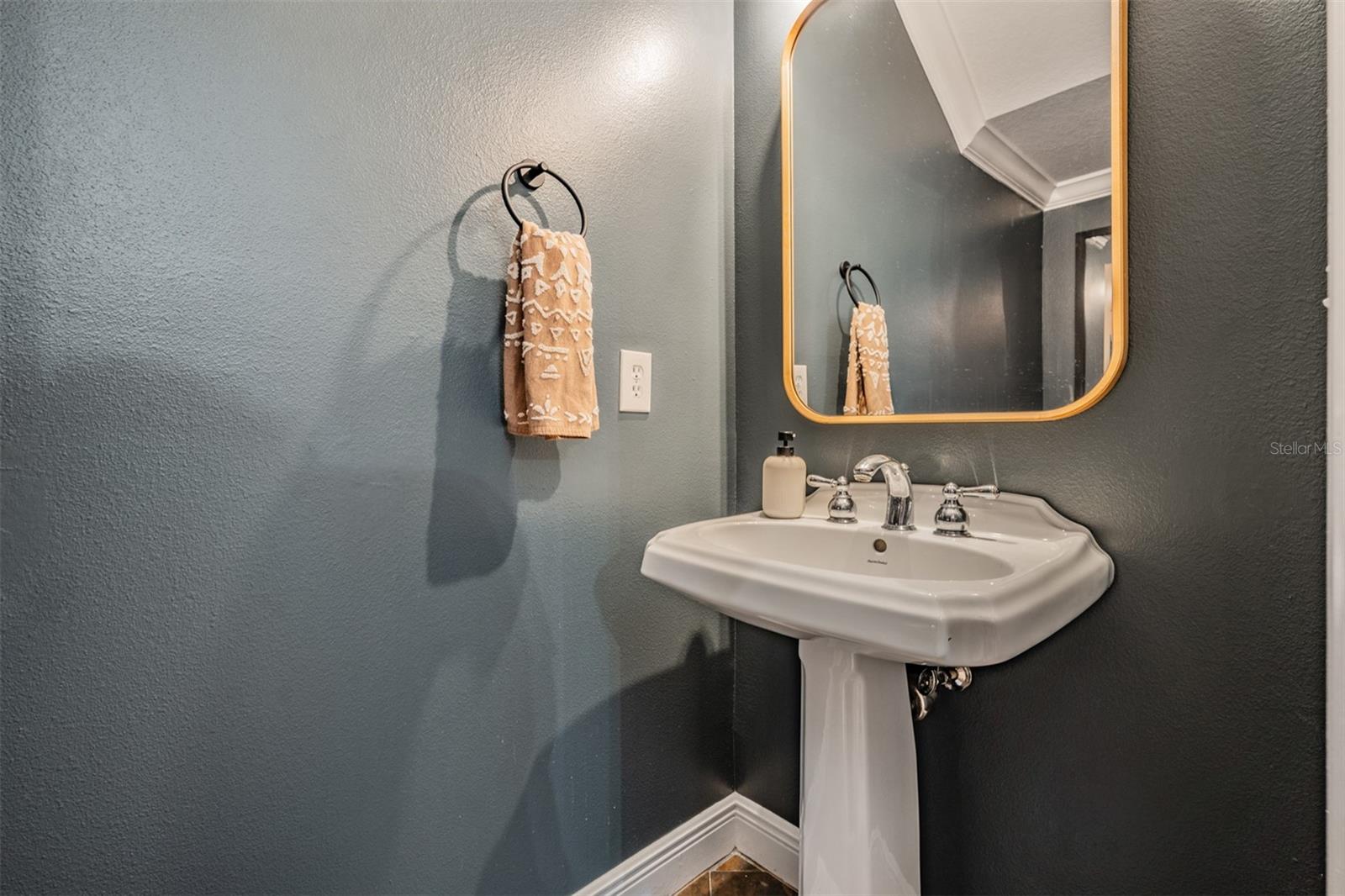 415 BARCELONA DR — photo 17