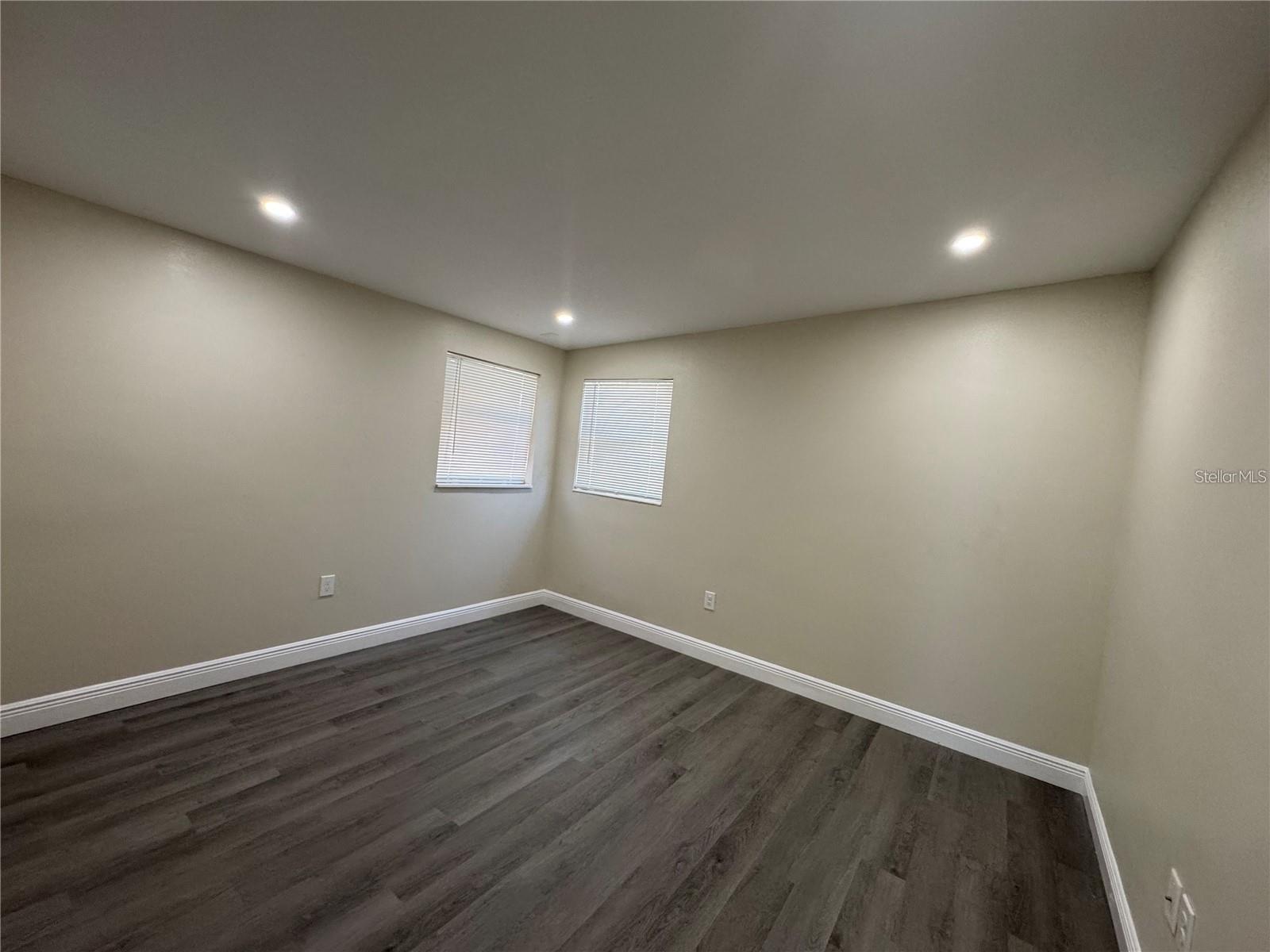 7039 LENOX DR — photo 17