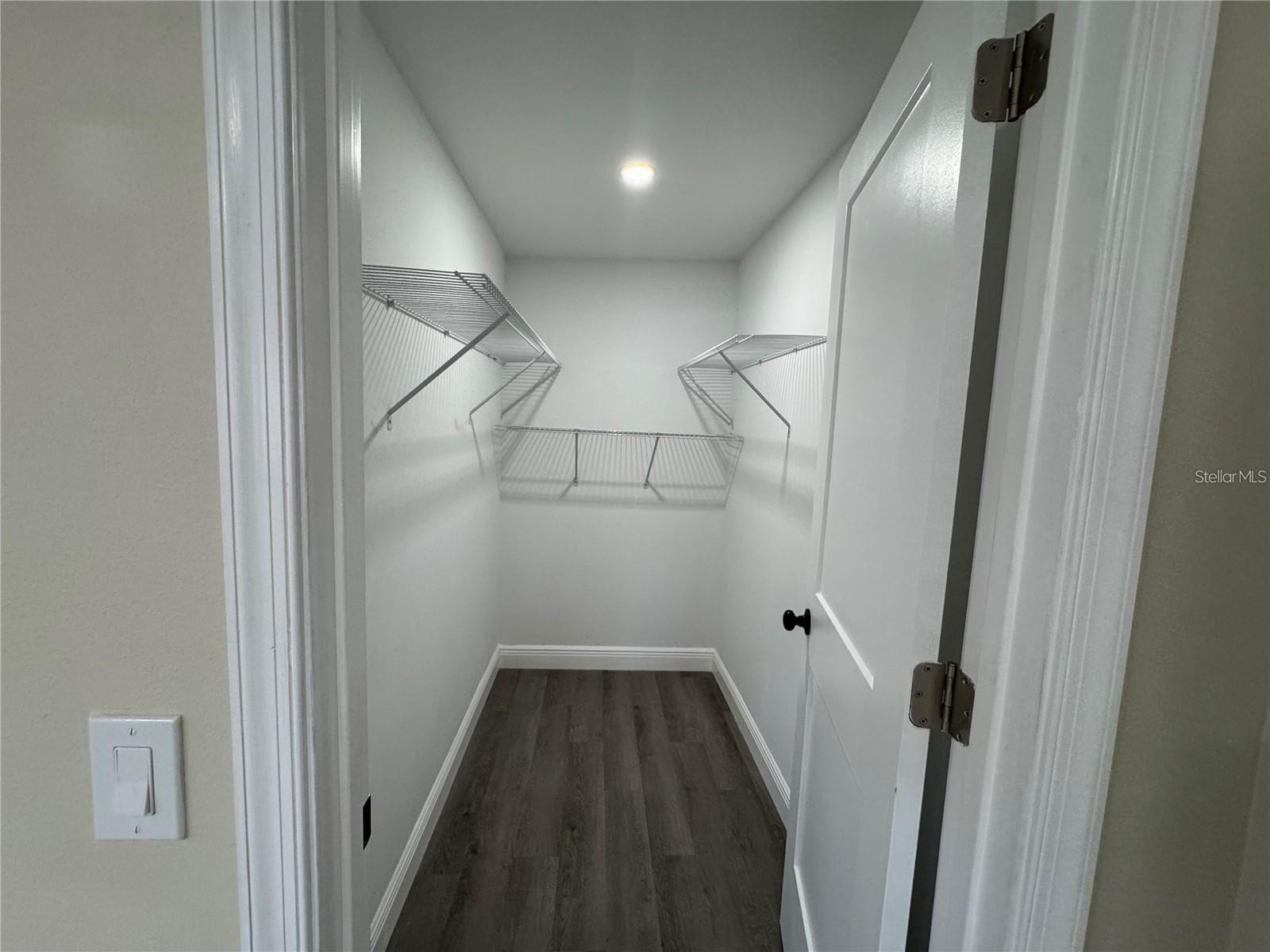7039 LENOX DR — photo 9