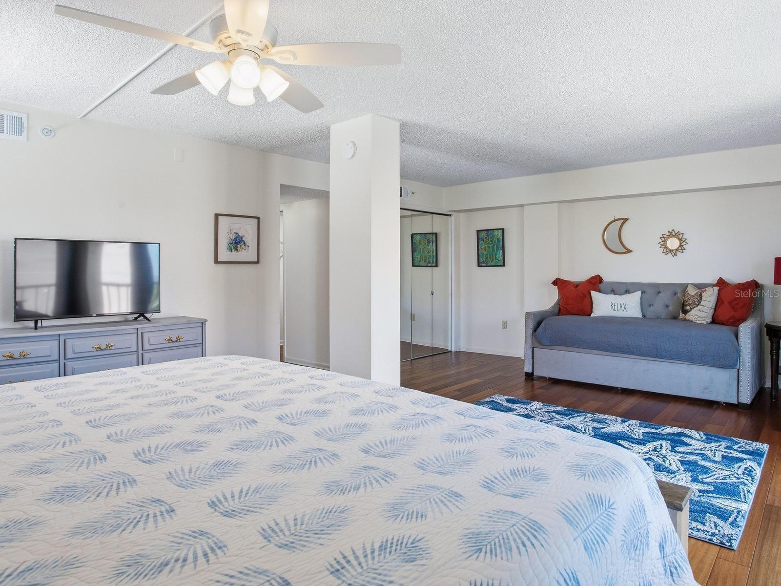 1005 GULF BLVD #10 — photo 33