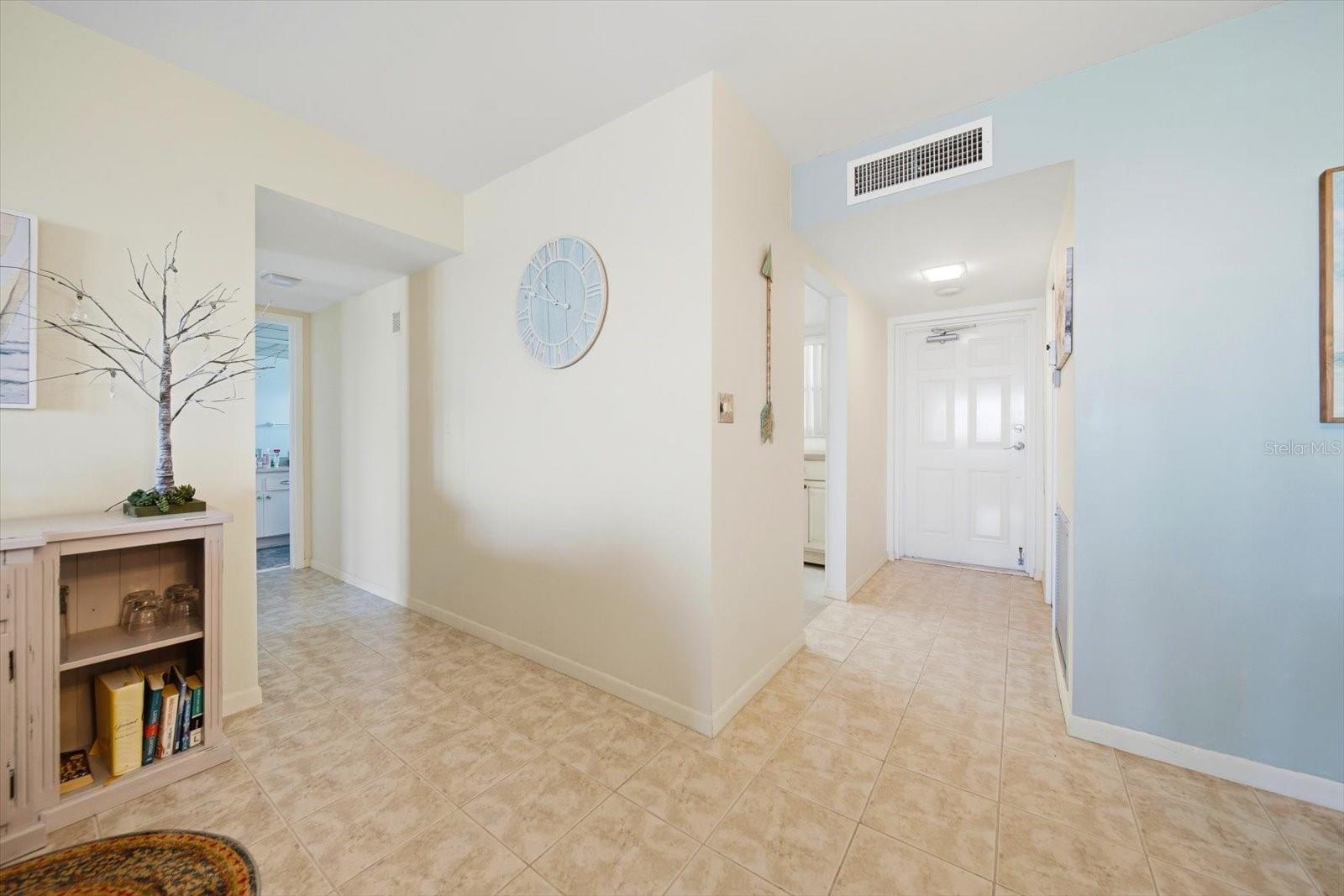 5108 BRITTANY DR S #607 — photo 10