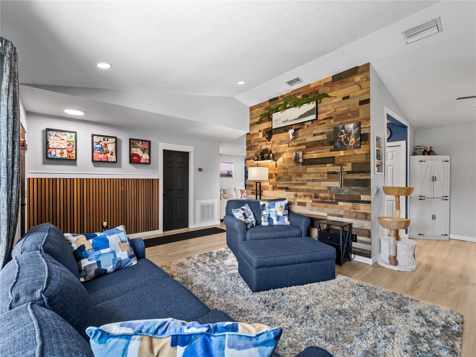 1729 MILAN ST — photo 10