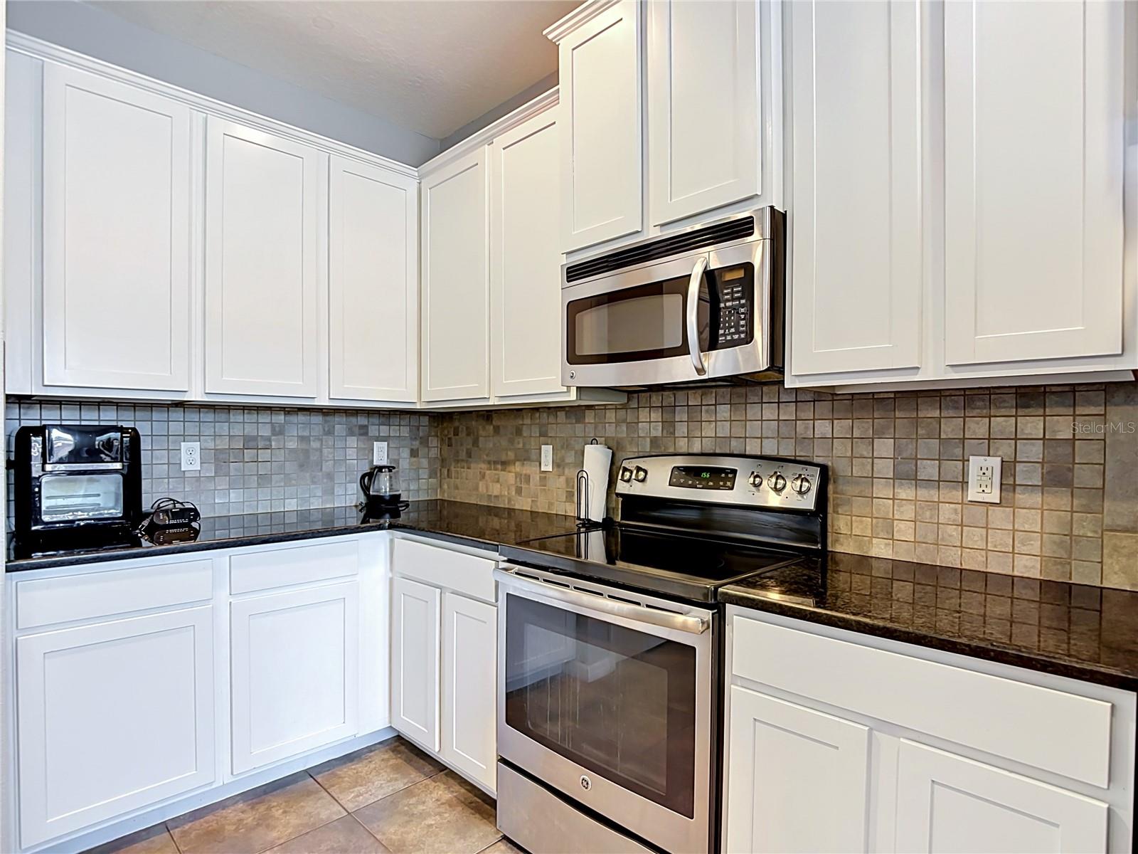 8615 ANDALUCIA FIELD DR — photo 15