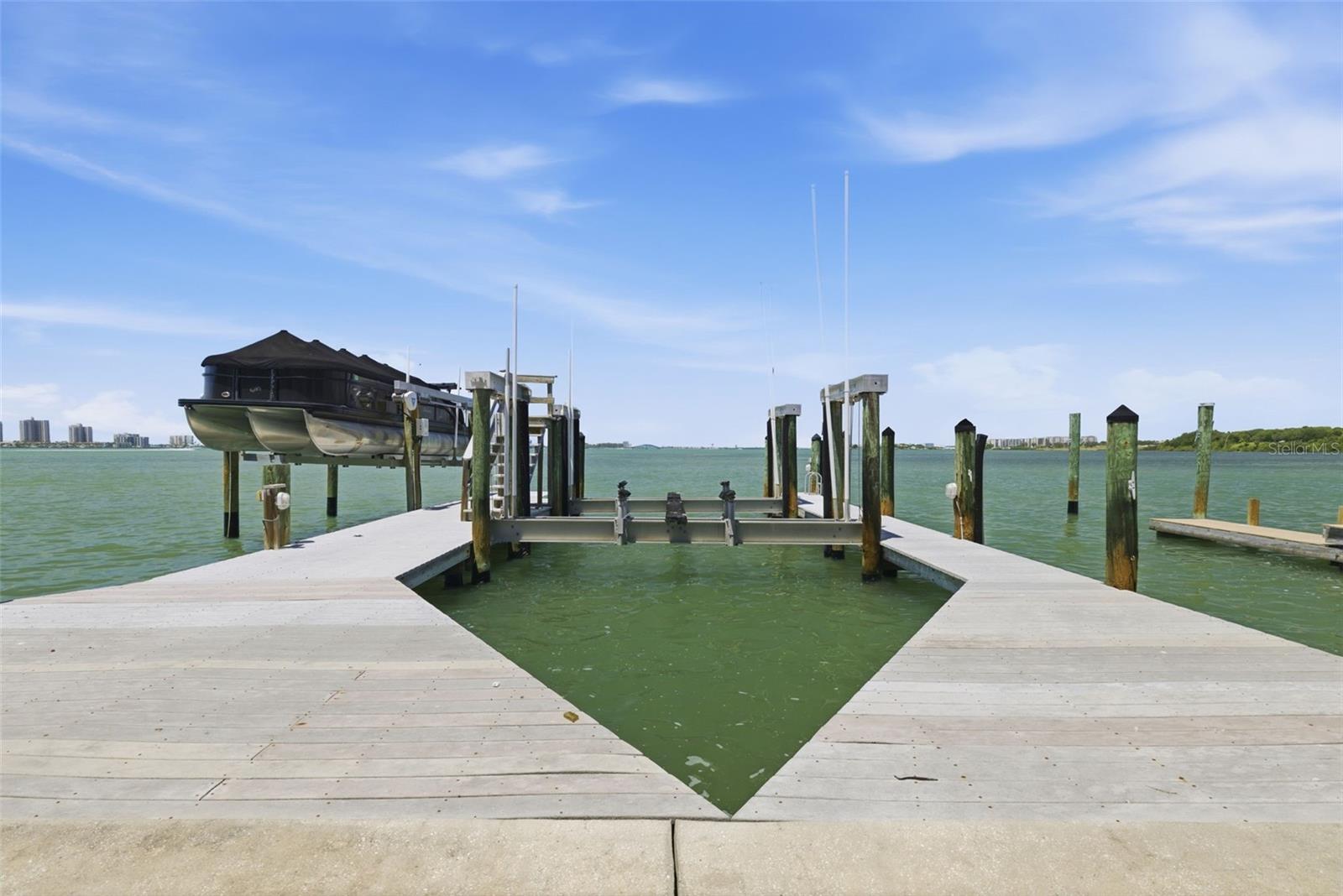 24 N PINE CIR — photo 87