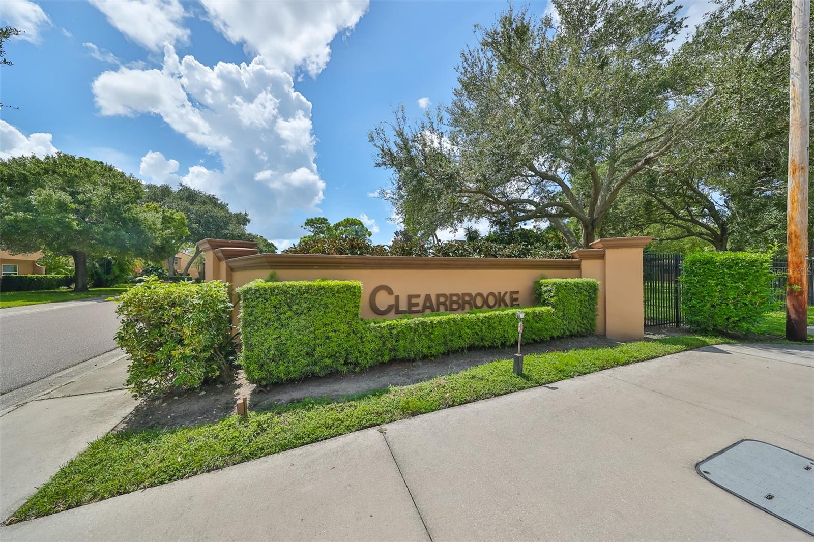 1865 CLEARBROOKE DR — photo 37