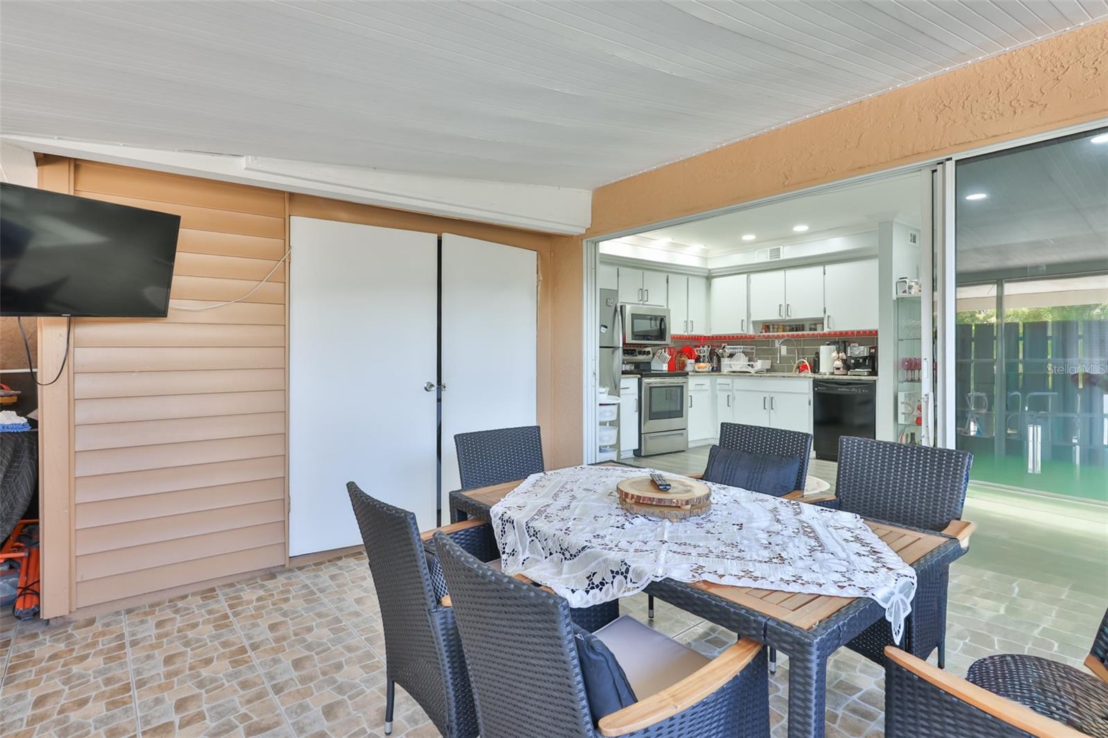1865 CLEARBROOKE DR — photo 19