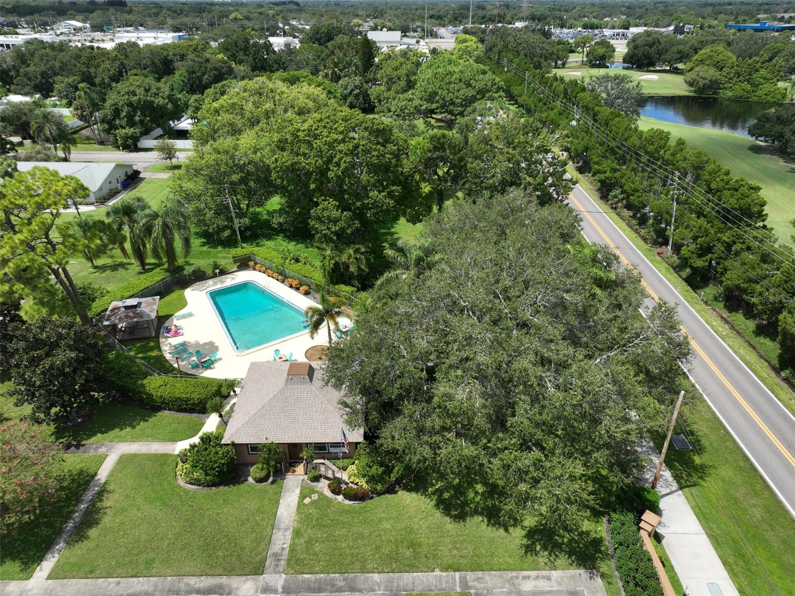 1865 CLEARBROOKE DR — photo 44