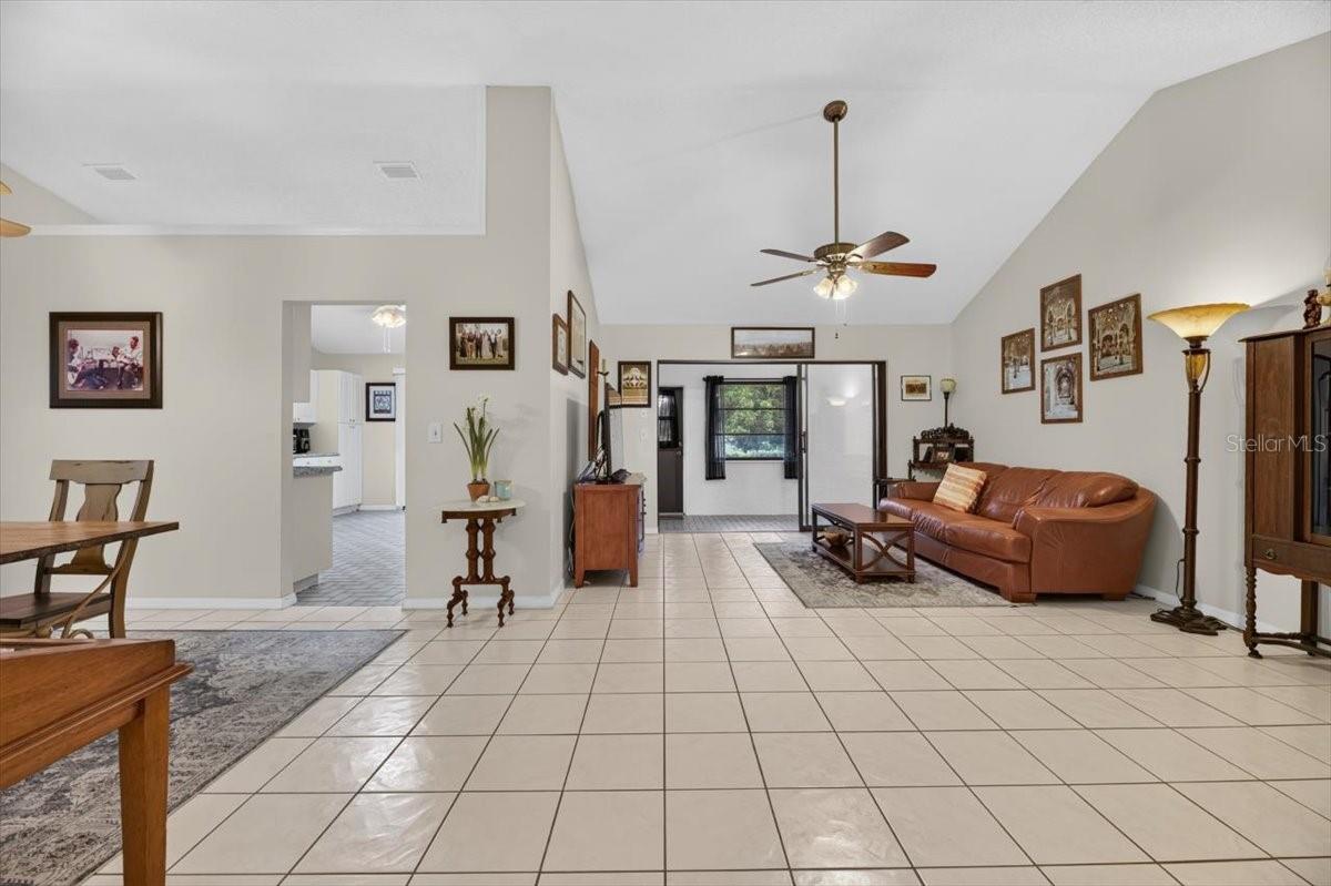 705 WESTMONT WAY — photo 32