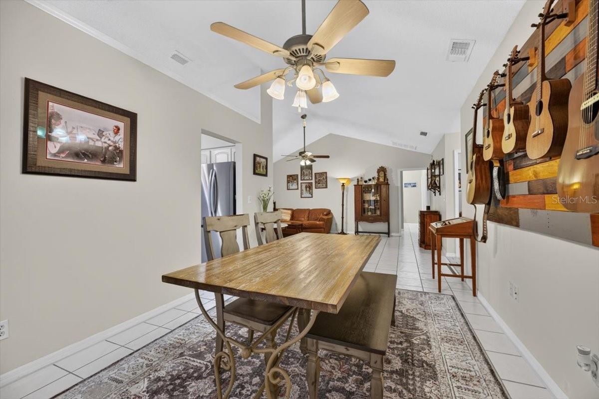 705 WESTMONT WAY — photo 21