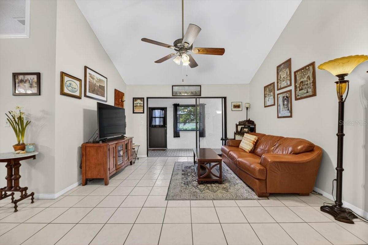 705 WESTMONT WAY — photo 8