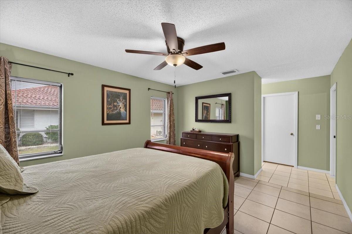 705 WESTMONT WAY — photo 37