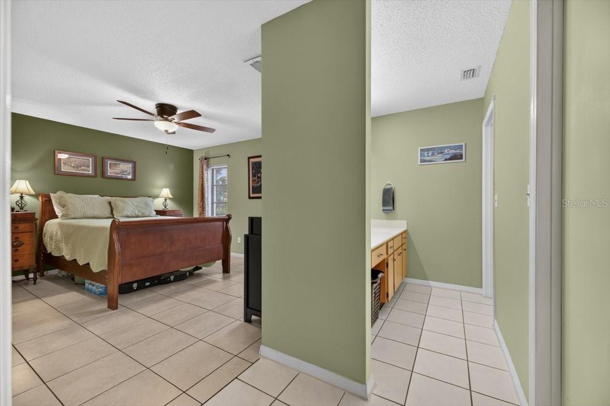 705 WESTMONT WAY — photo 33