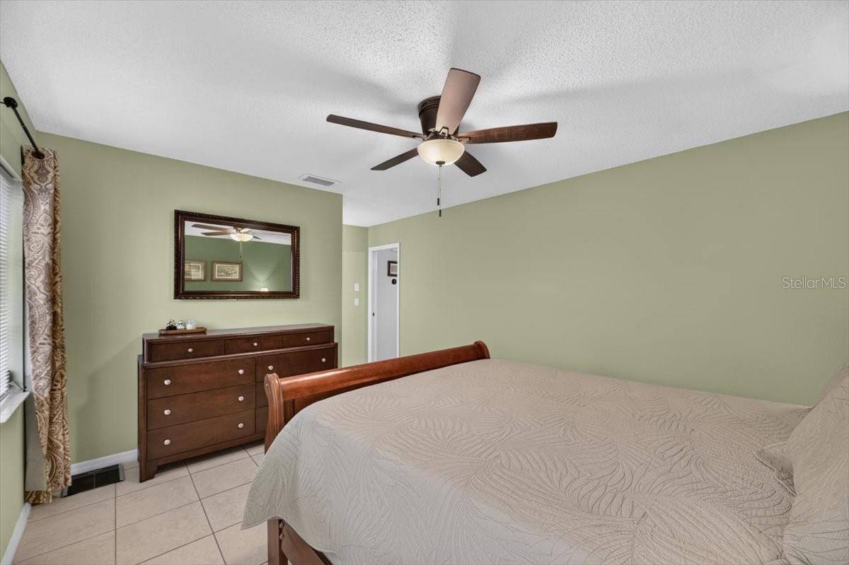 705 WESTMONT WAY — photo 35