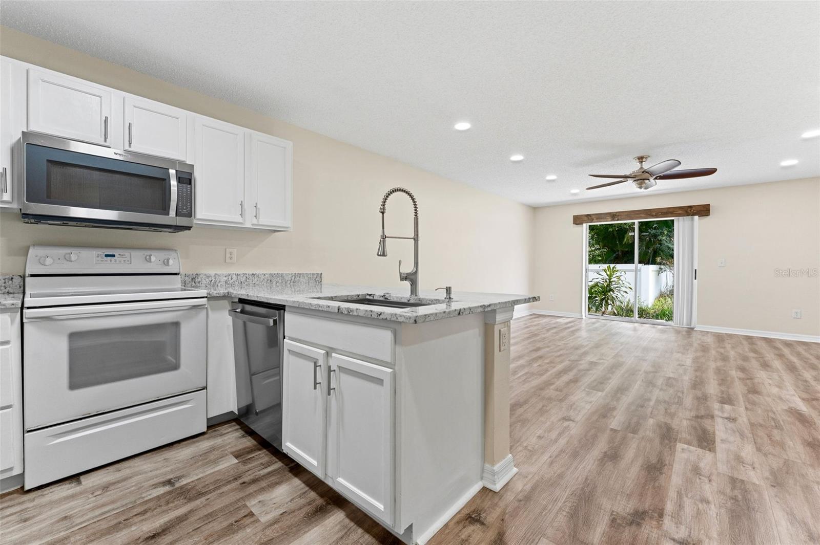 8421 EDGEWATER PLACE BLVD — photo 5