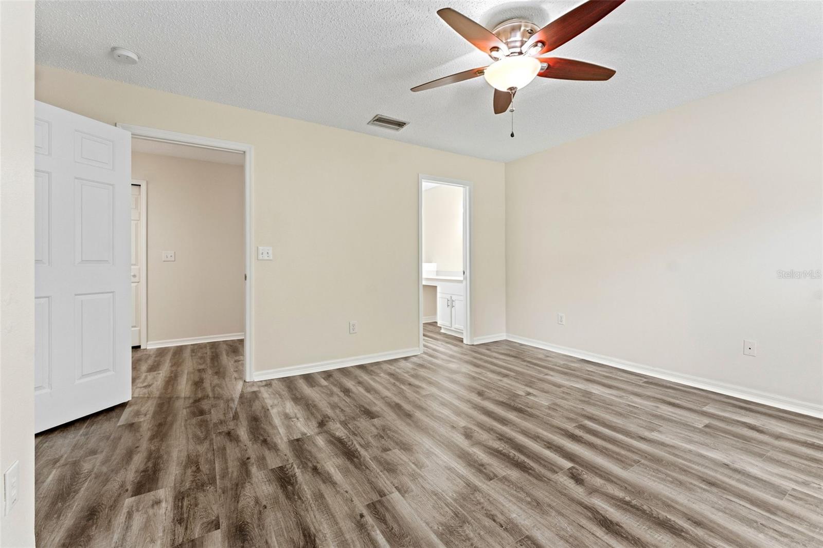 8421 EDGEWATER PLACE BLVD — photo 13