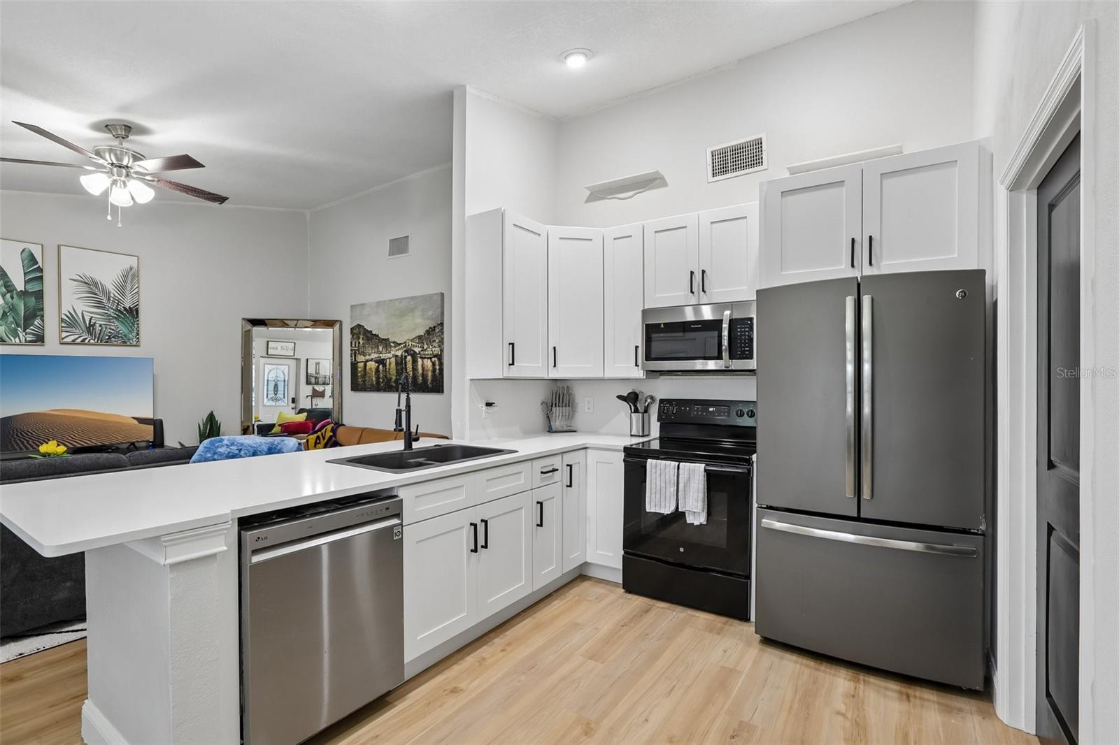1525 KESTREL WAY — photo 8