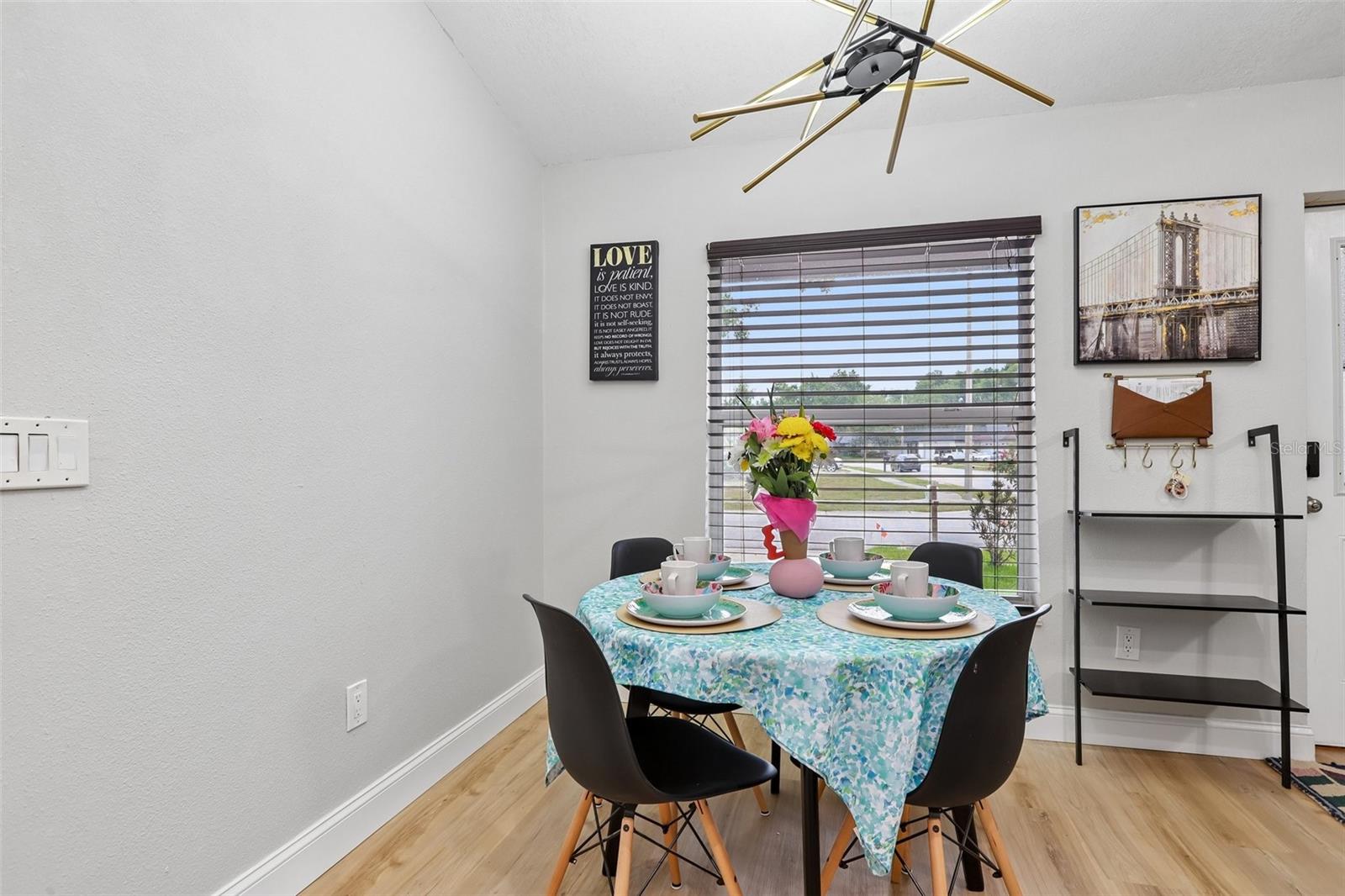1525 KESTREL WAY — photo 10