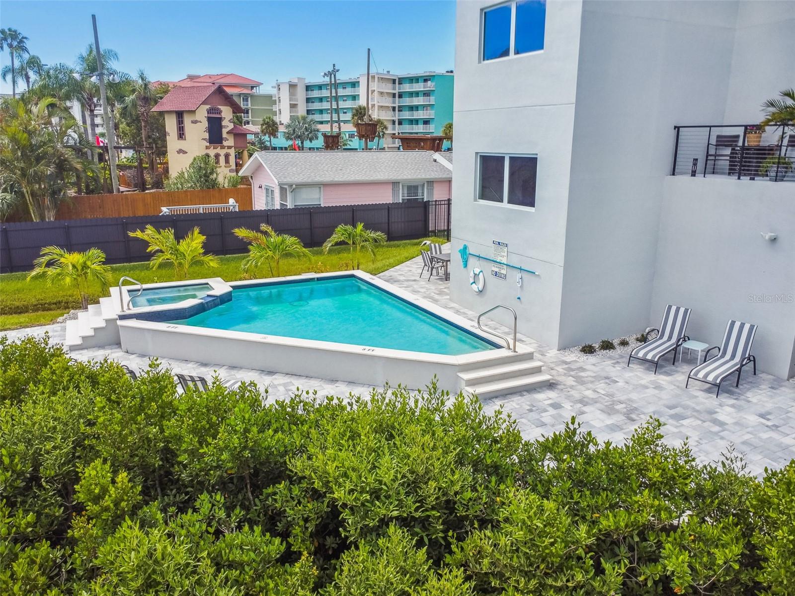 19505 GULF BLVD #404 — photo 36