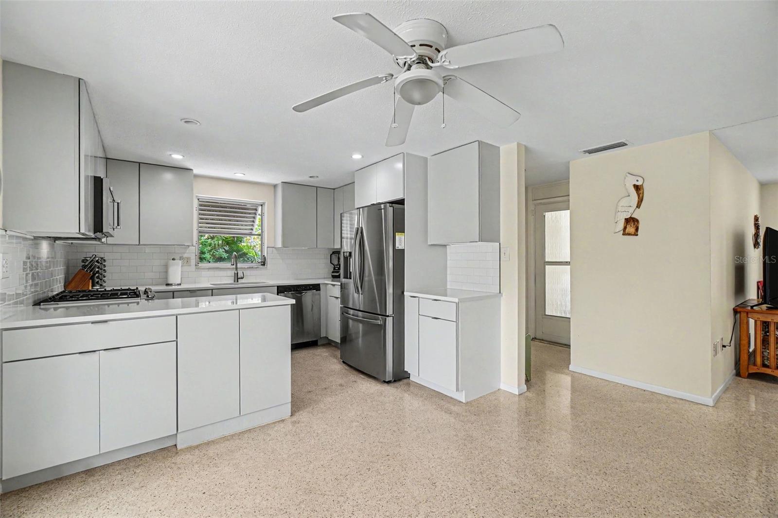 413 PAMETO RD — photo 7
