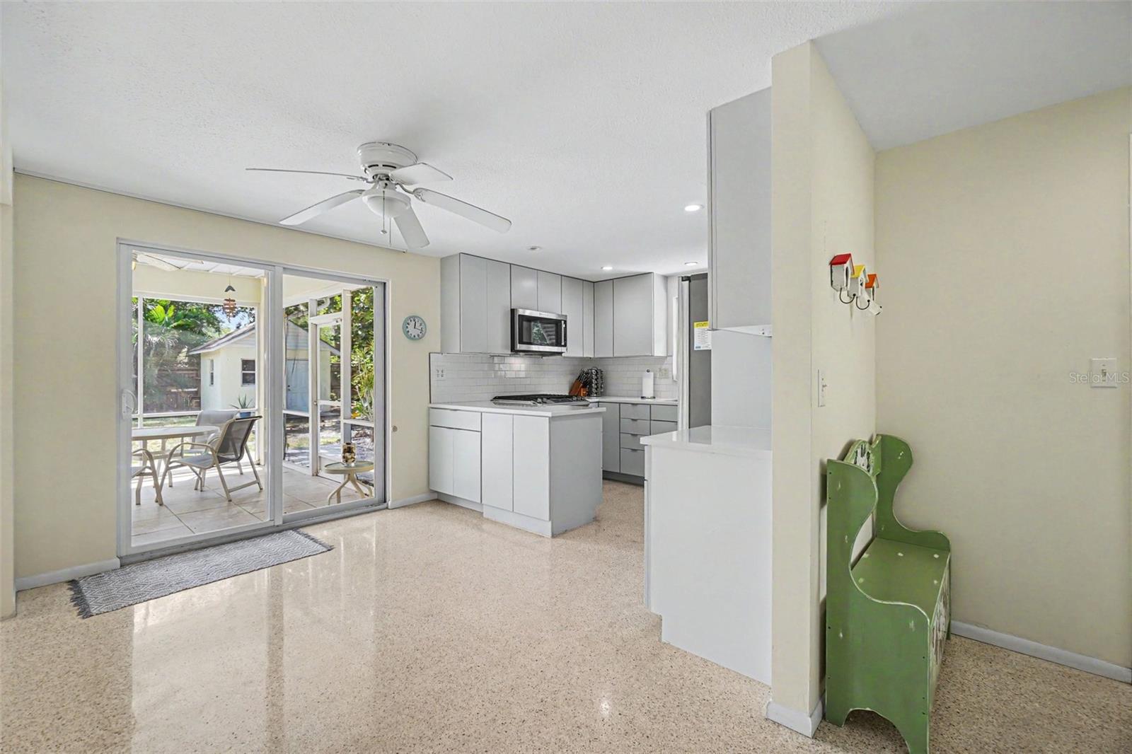 413 PAMETO RD — photo 8