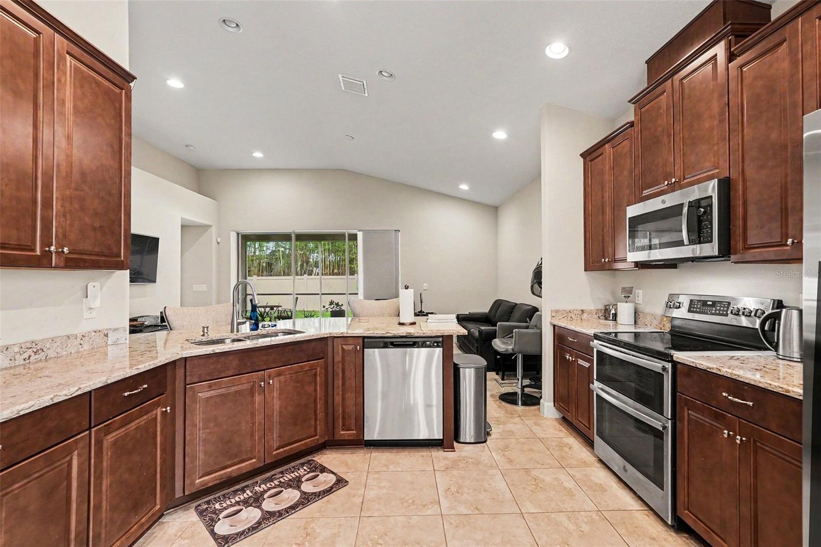 7907 SILVER CLOVER CT — photo 3