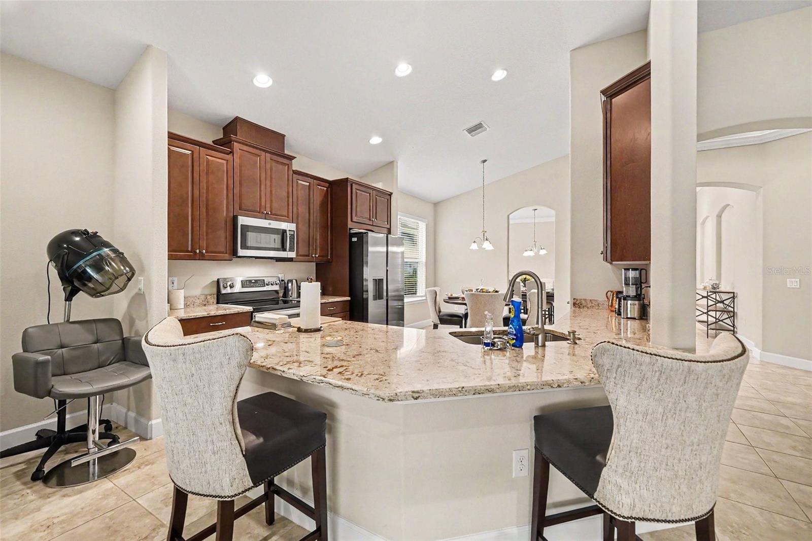 7907 SILVER CLOVER CT — photo 4