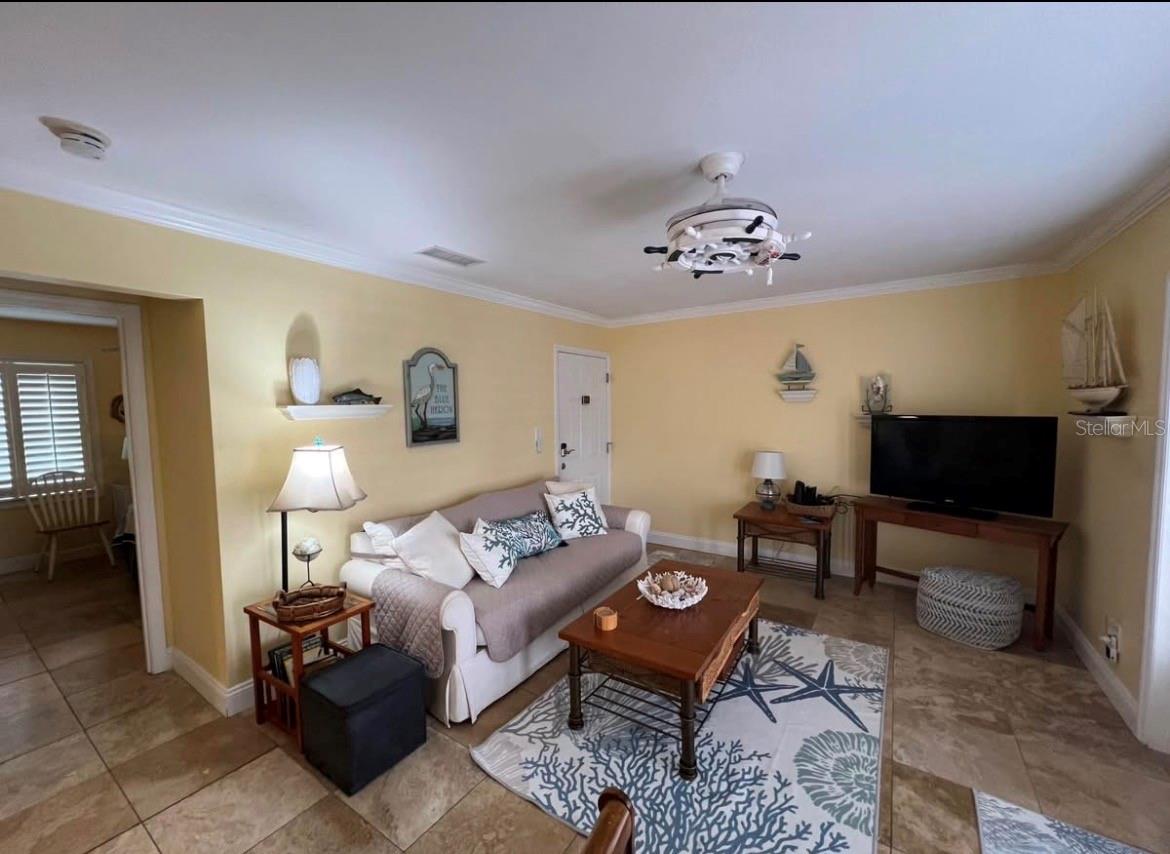 5164 BEACH DR SE #B furnished — photo 4