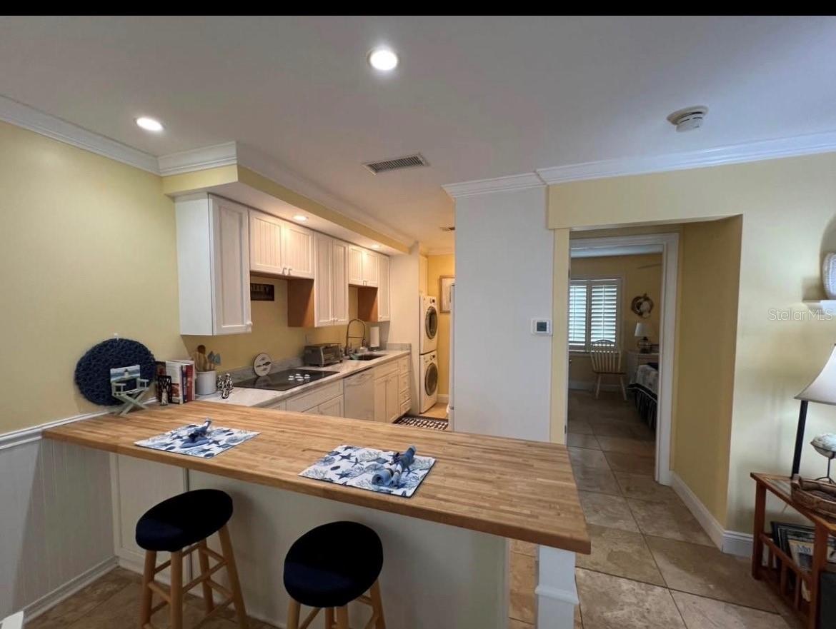 5164 BEACH DR SE #B furnished — photo 10