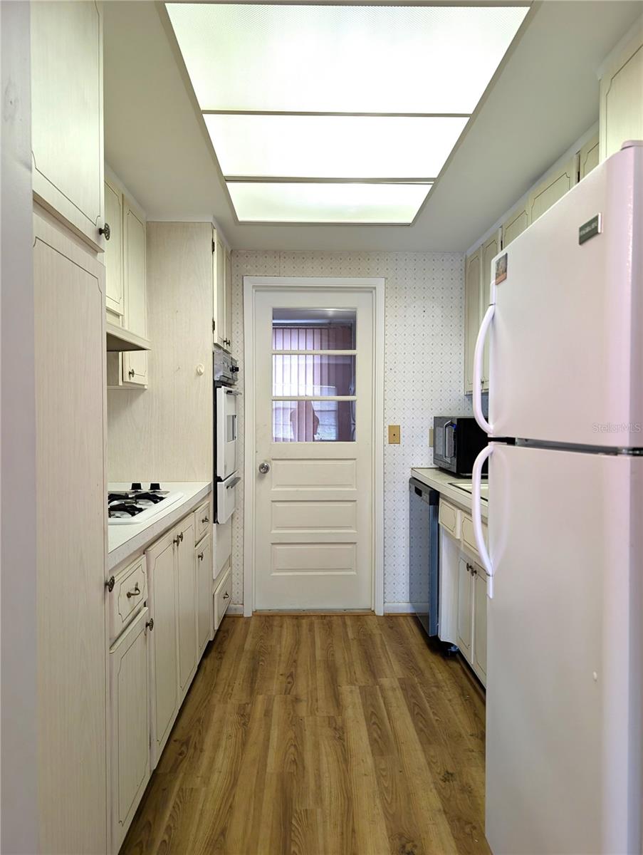 5850 18TH ST N #23 — photo 25