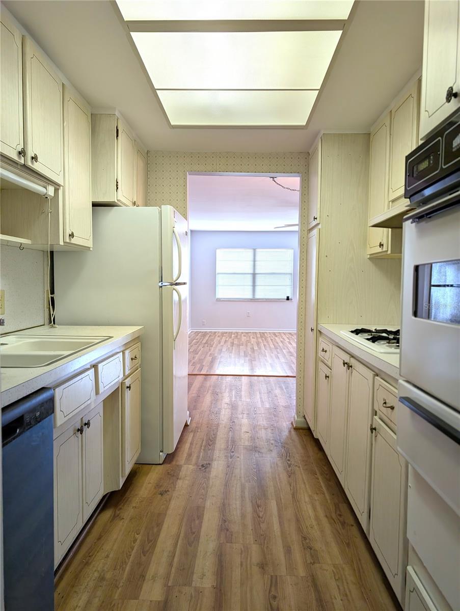 5850 18TH ST N #23 — photo 32