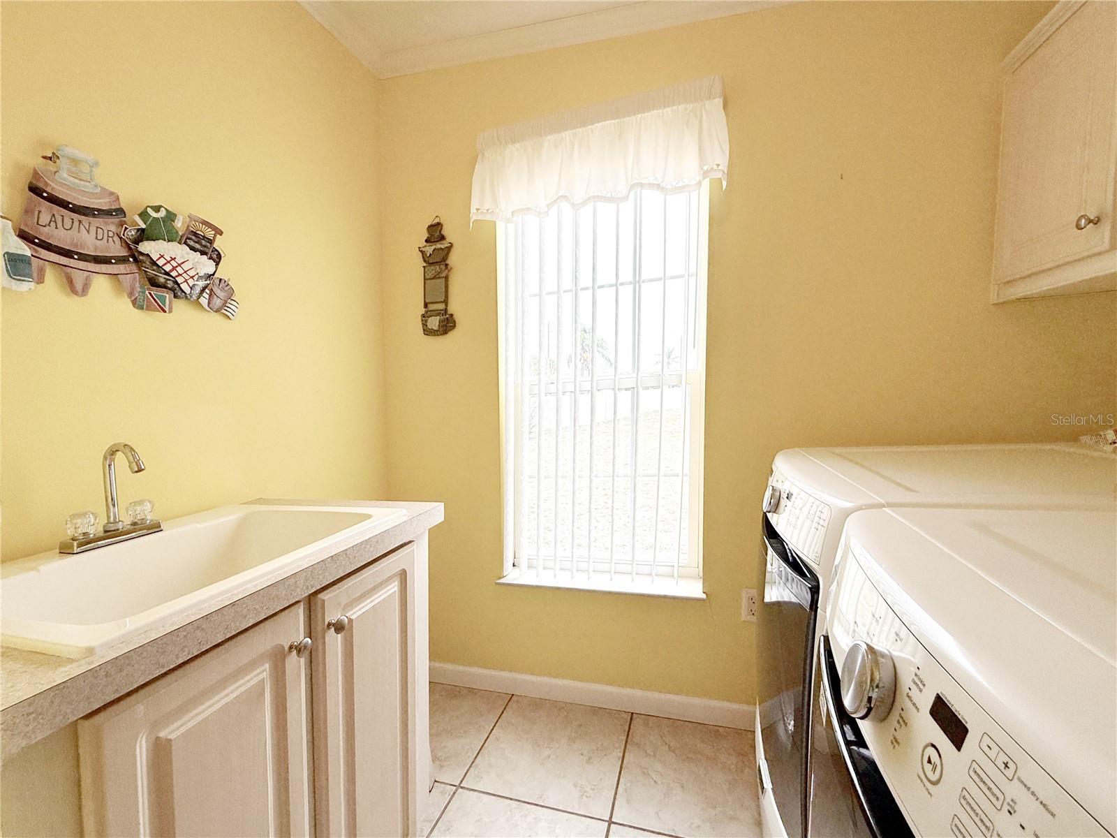 194 S PORT ROYAL LN — photo 22