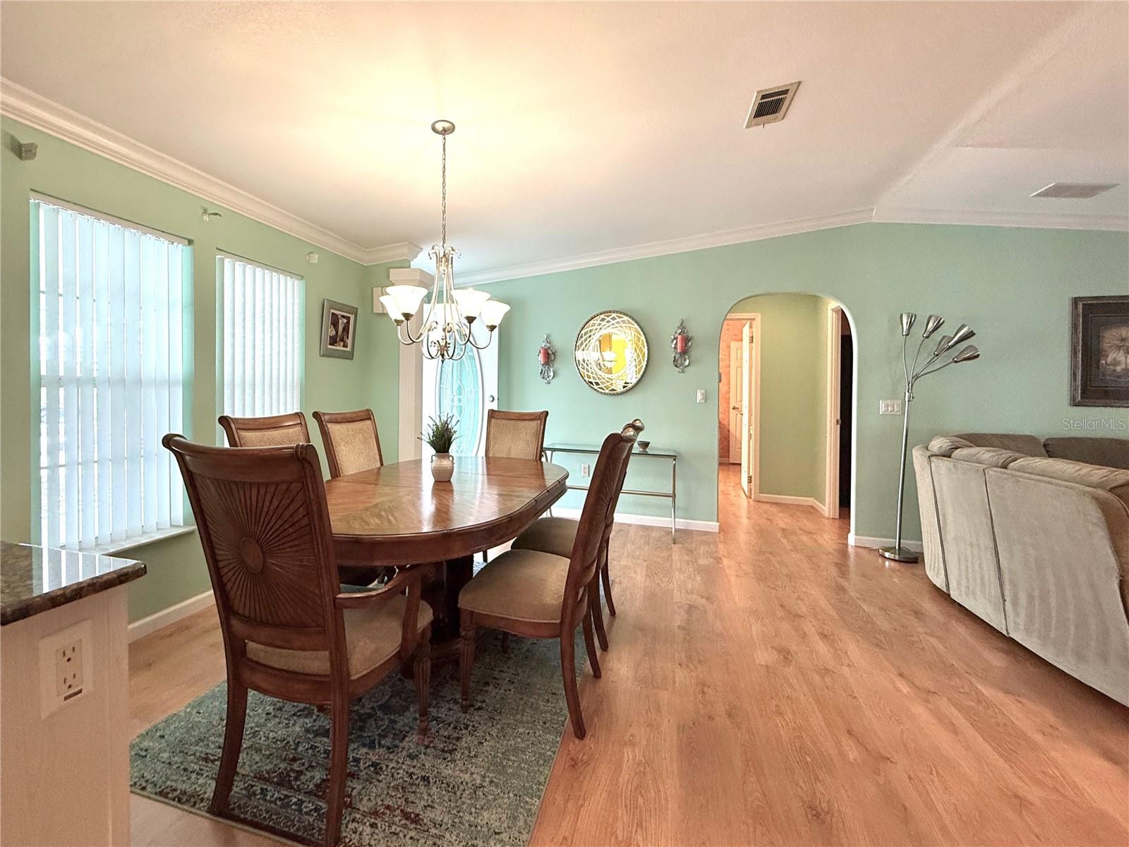 194 S PORT ROYAL LN — photo 6