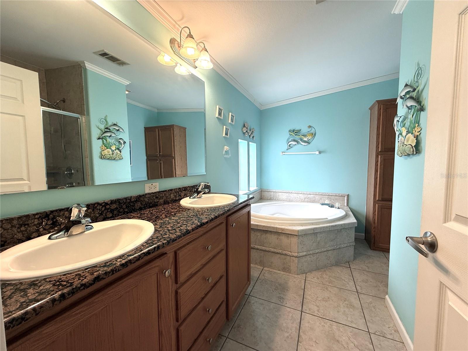 194 S PORT ROYAL LN — photo 15