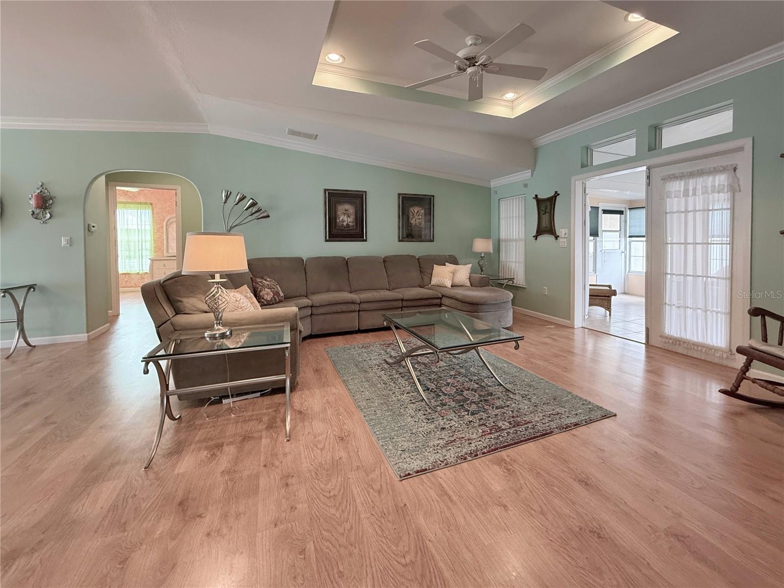 194 S PORT ROYAL LN — photo 4