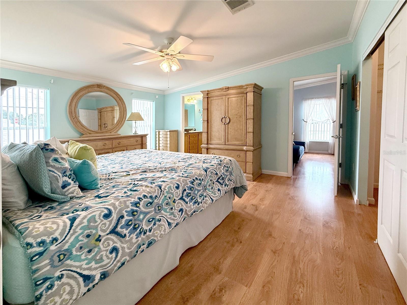 194 S PORT ROYAL LN — photo 12