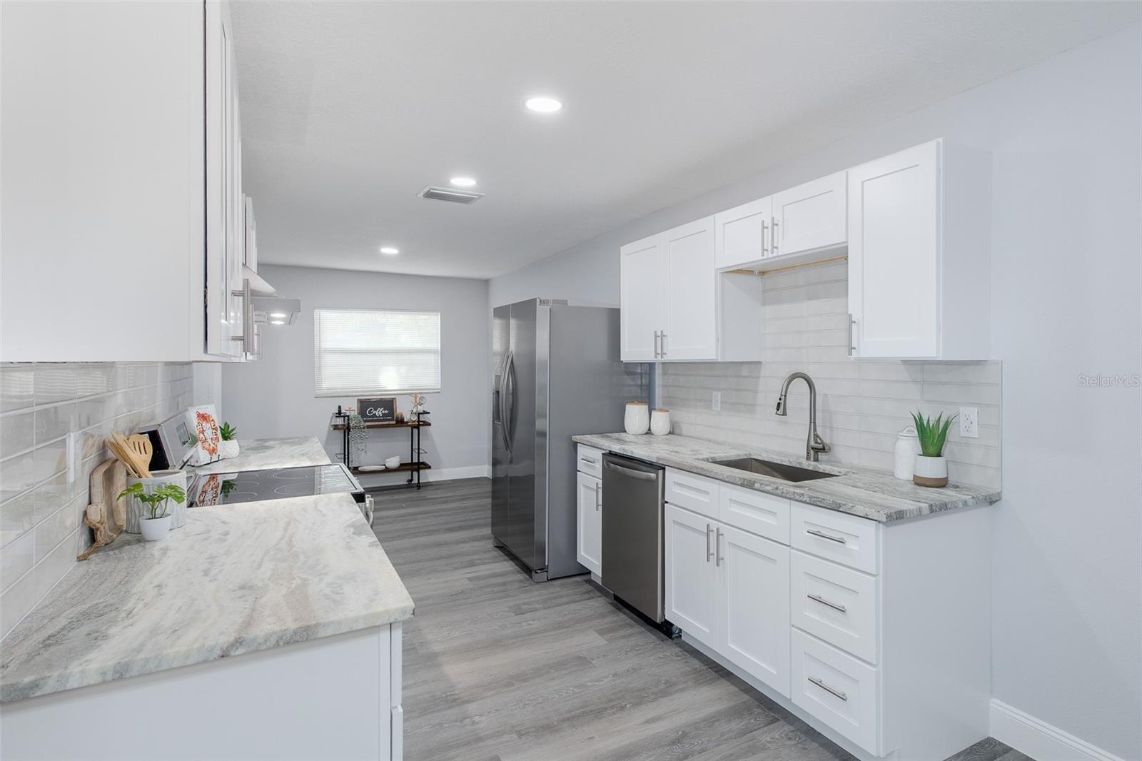 1815 DRIFTWOOD CIR S — photo 39