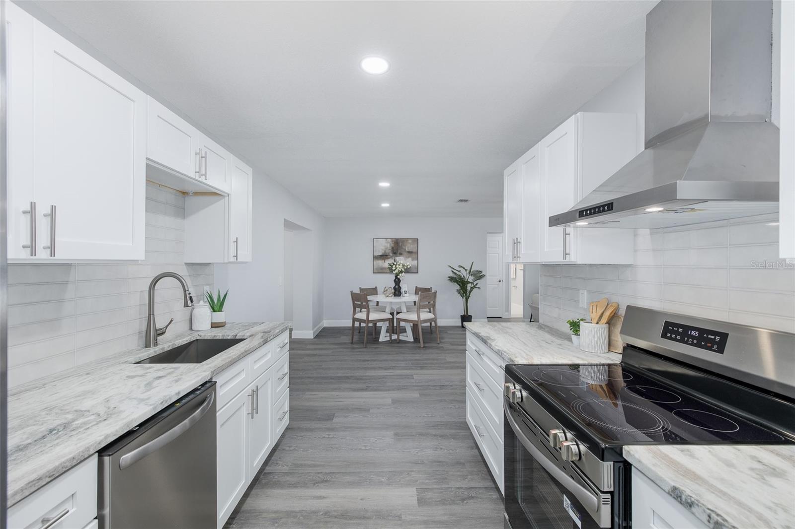 1815 DRIFTWOOD CIR S — photo 3
