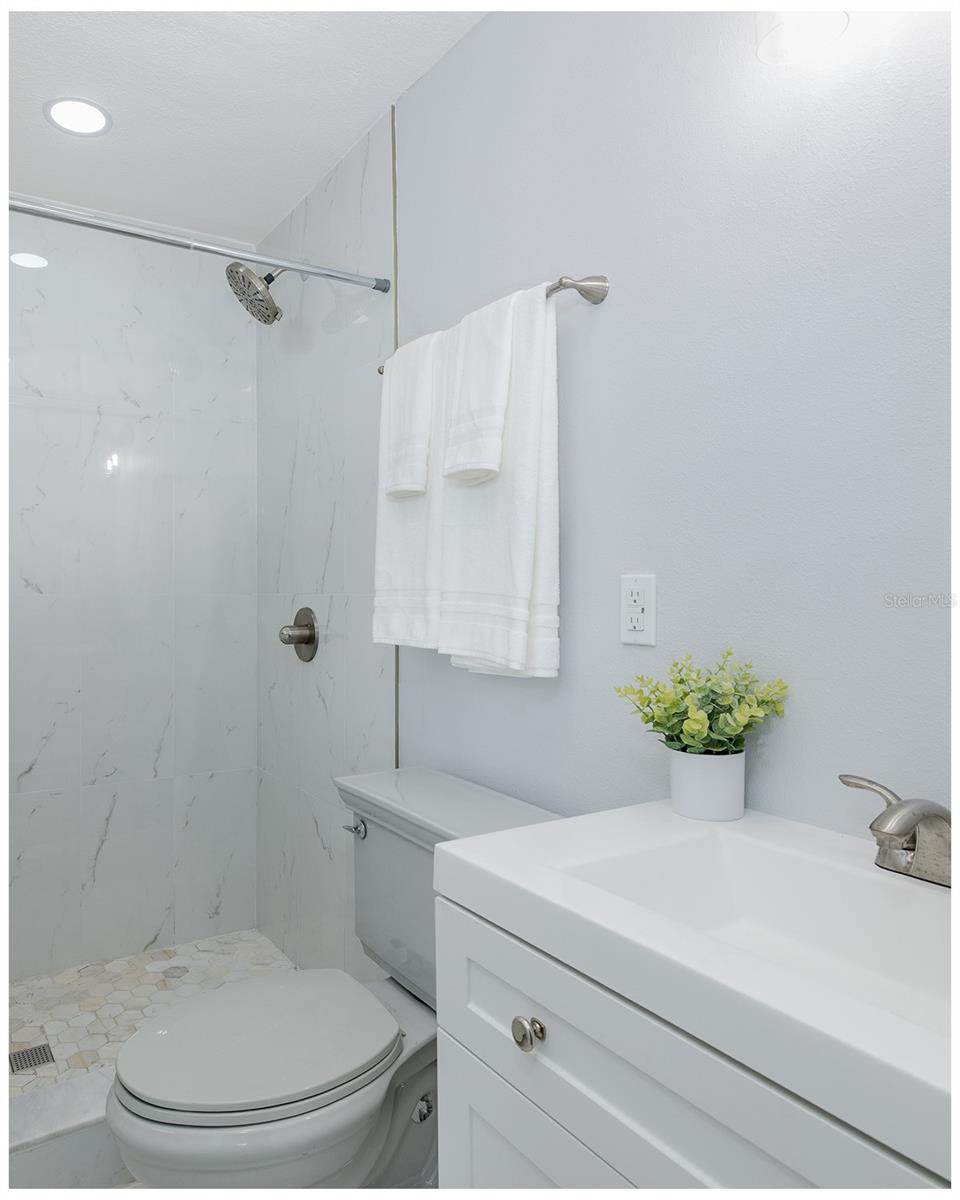 1815 DRIFTWOOD CIR S — photo 16