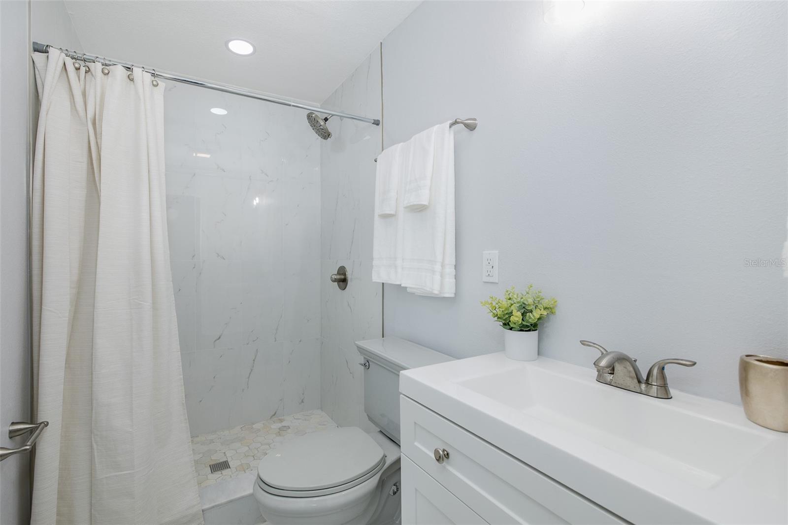 1815 DRIFTWOOD CIR S — photo 12