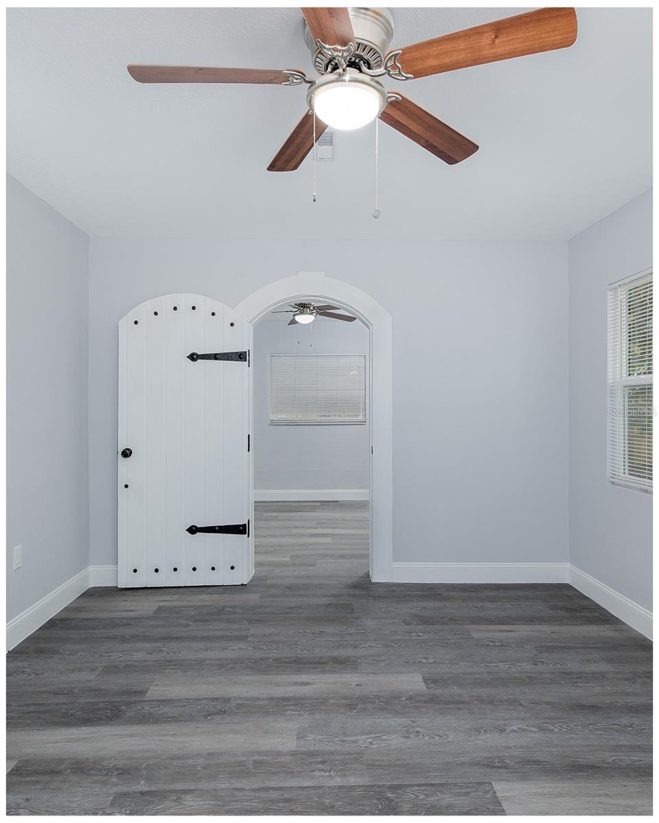 1815 DRIFTWOOD CIR S — photo 30