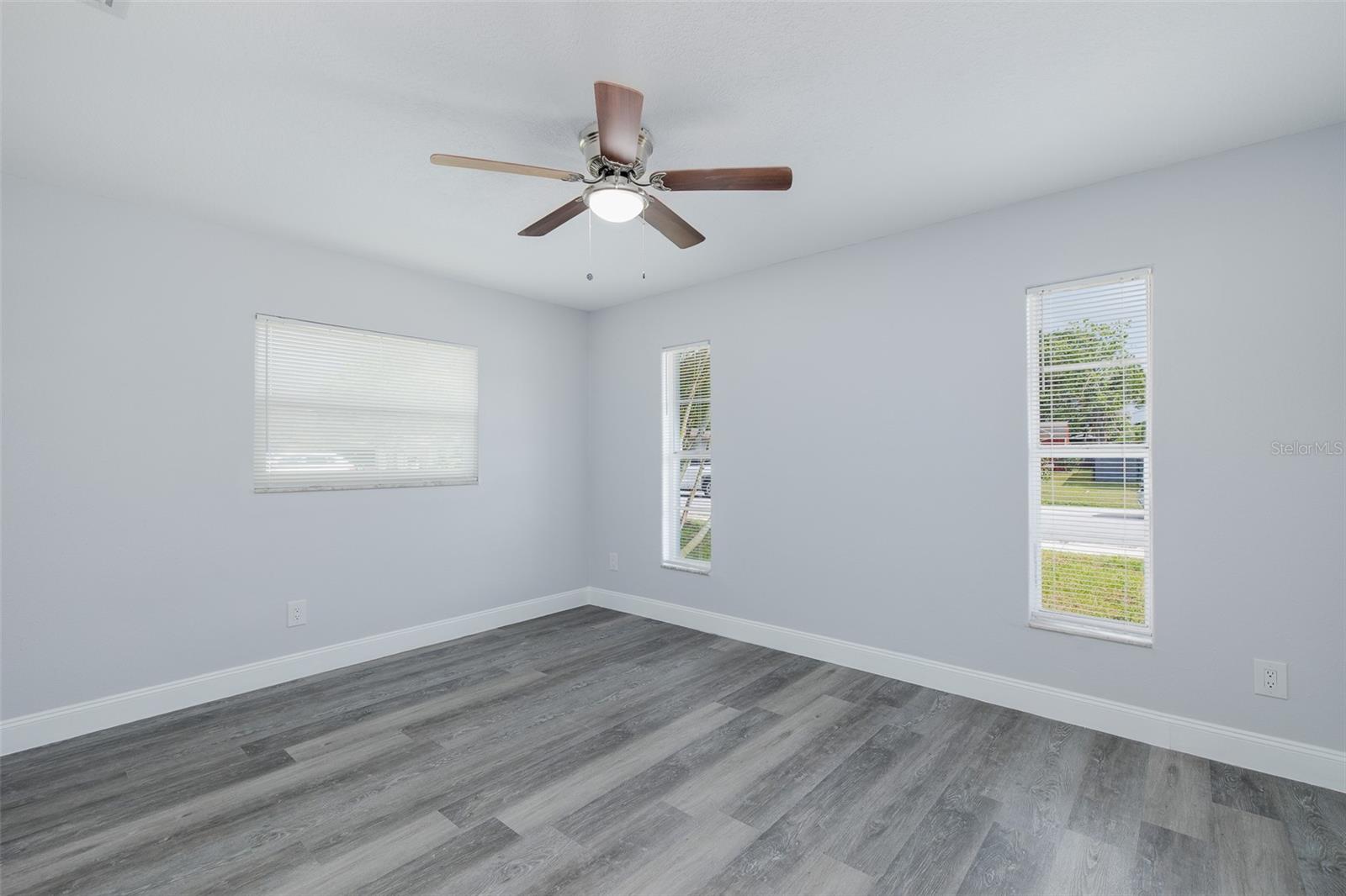 1815 DRIFTWOOD CIR S — photo 19