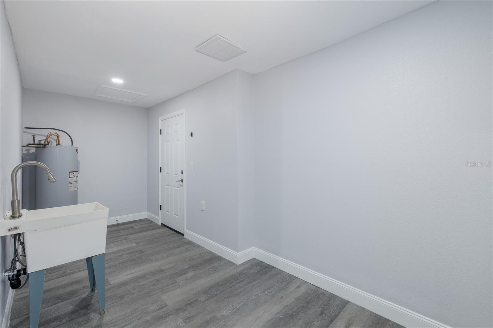 1815 DRIFTWOOD CIR S — photo 35