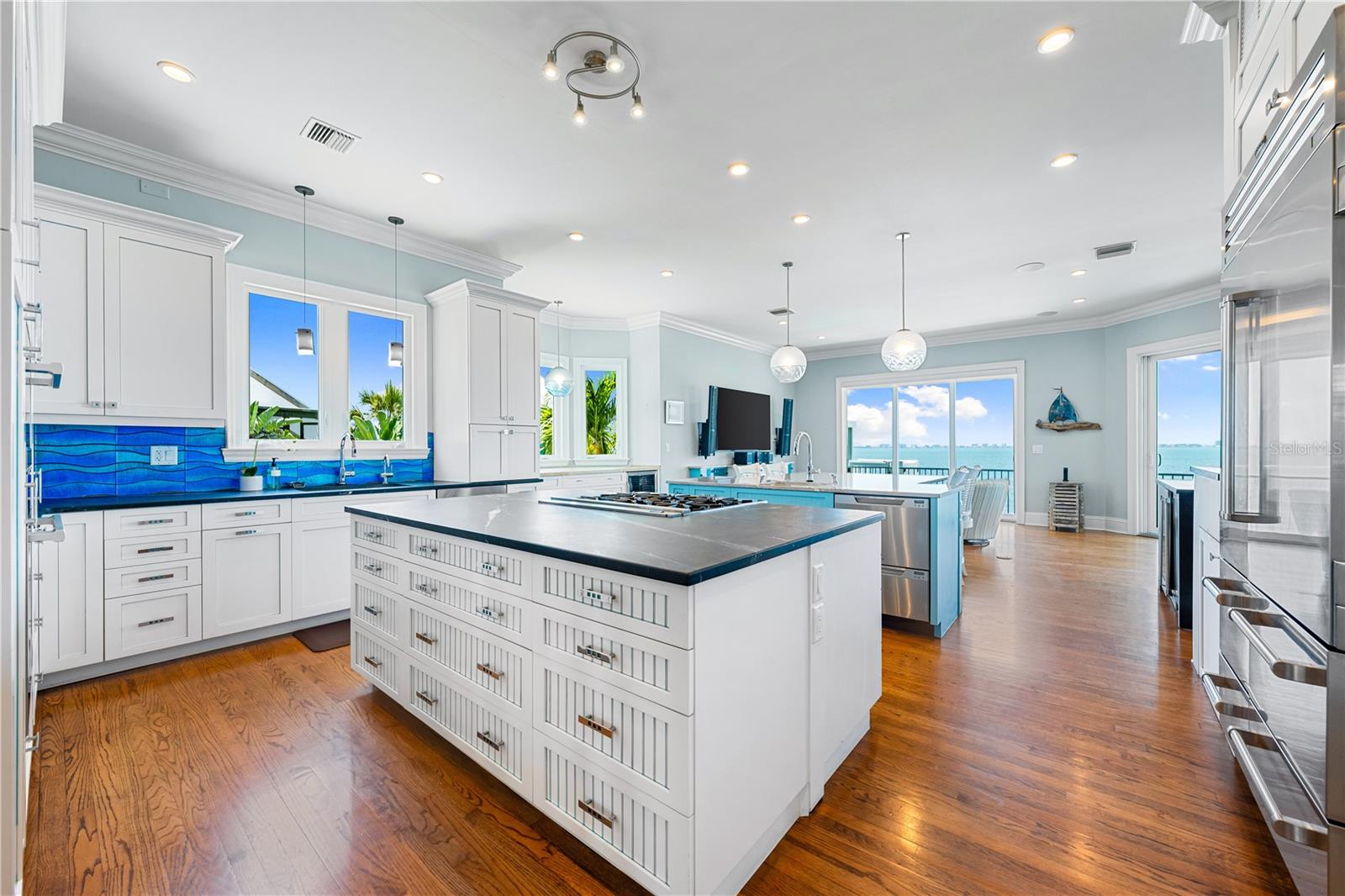 350 S SHORE DR — photo 16