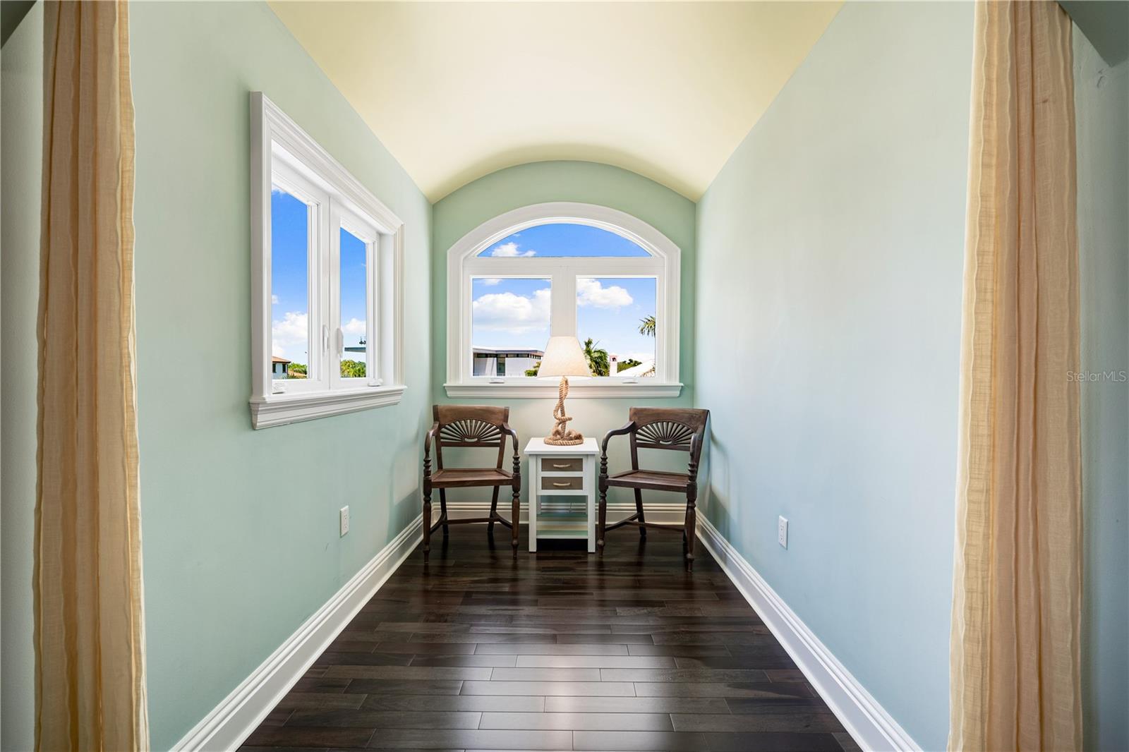 350 S SHORE DR — photo 43