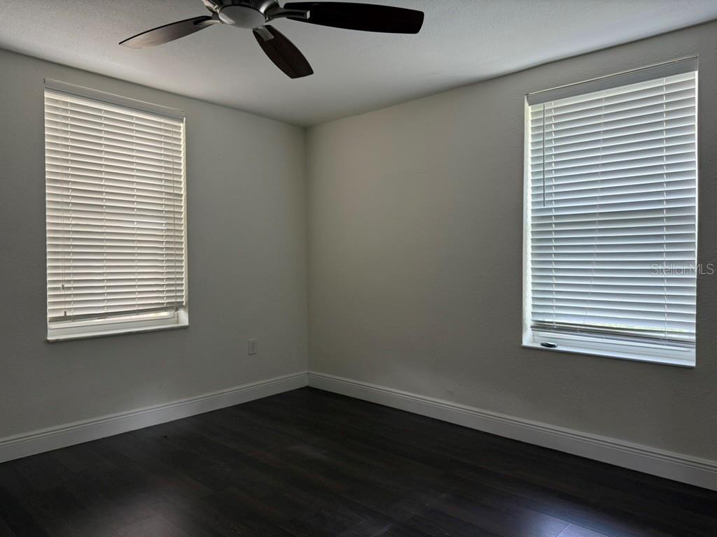 1512 W KIRBY ST — photo 13