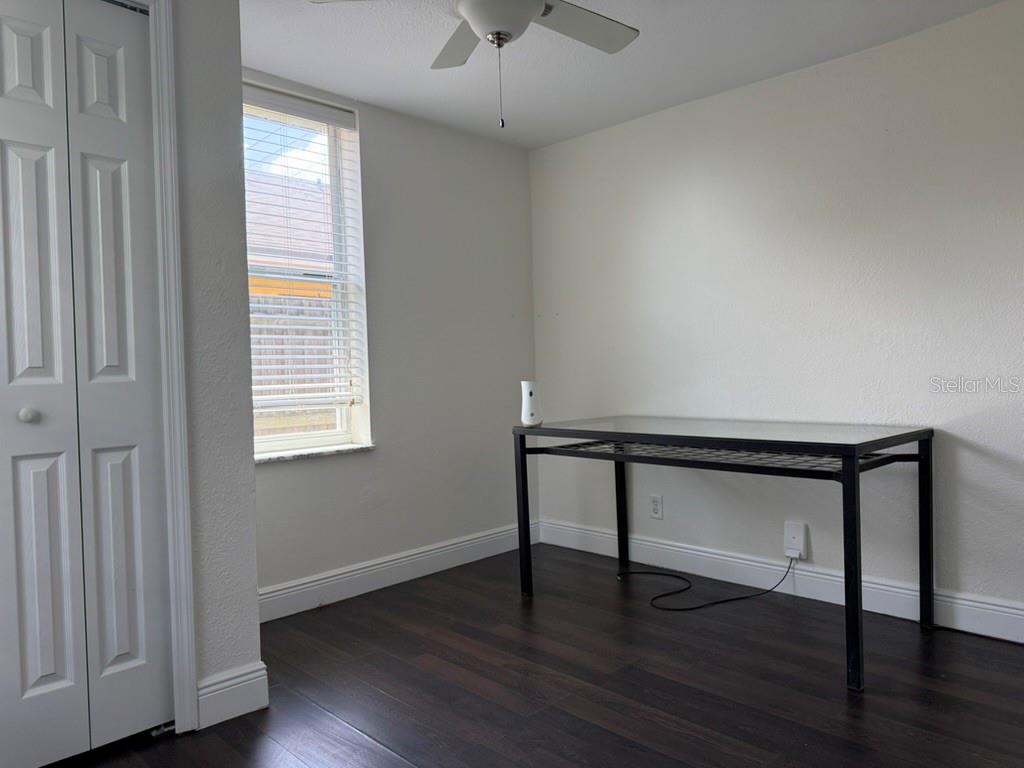 1512 W KIRBY ST — photo 14