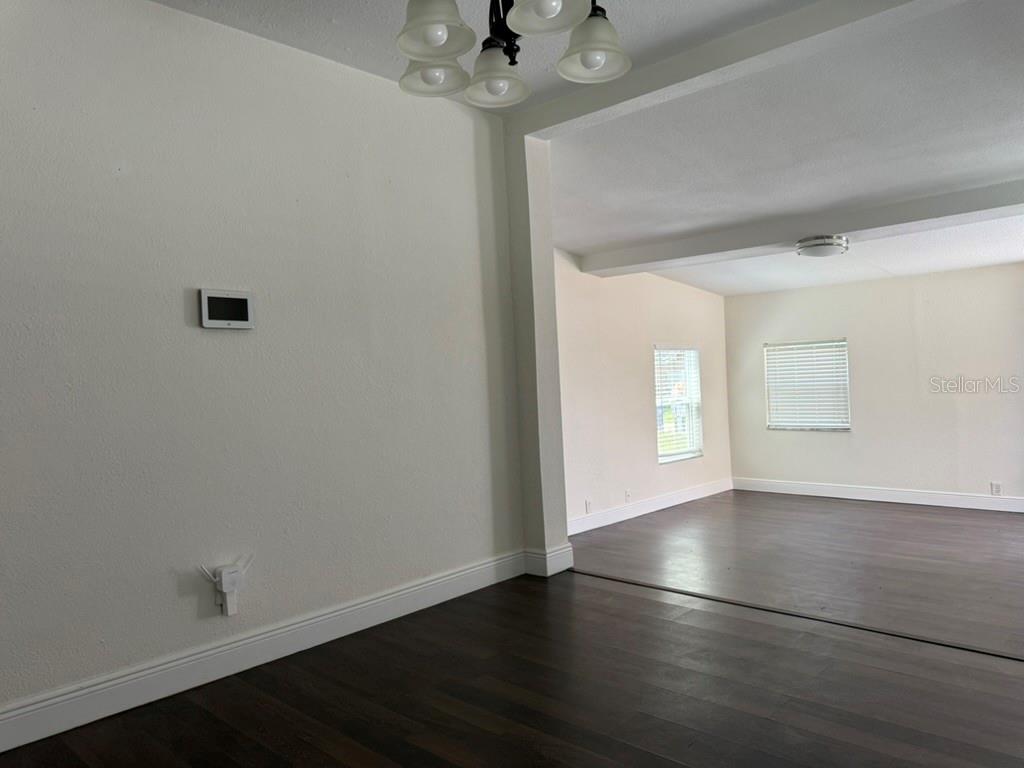 1512 W KIRBY ST — photo 8
